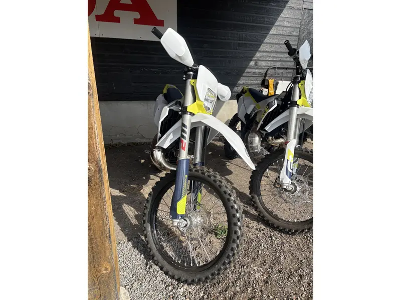 2024 Husqvarna TE 150 thumbnail 3