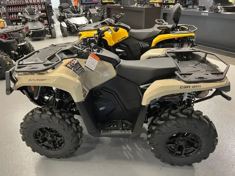 2025 Can-Am OUTLANDER 700 PRO XU HD7