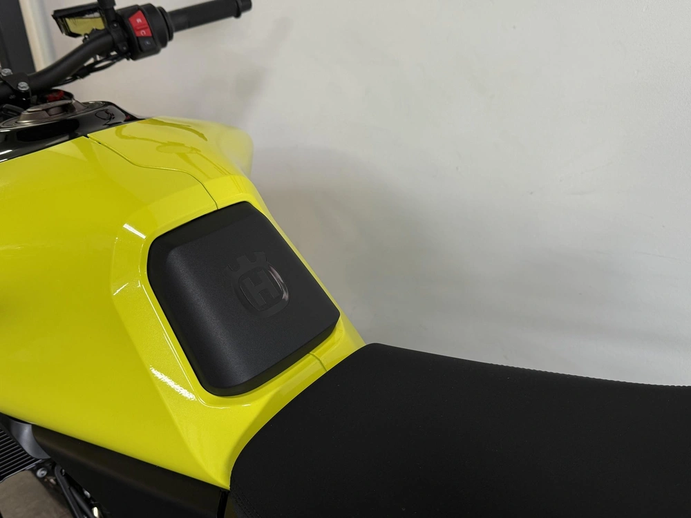 2025 Husqvarna Vitpilen 801 *2.99% Sur 60 Mois alt