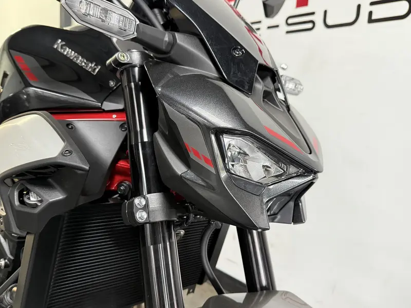 2025 Kawasaki Z900 thumbnail 8