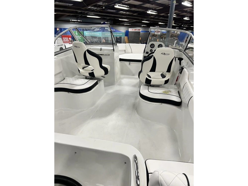 2023 Pro Sports 20ft 2000dc W/ 150xl 4s Mercury & Galv Trailer