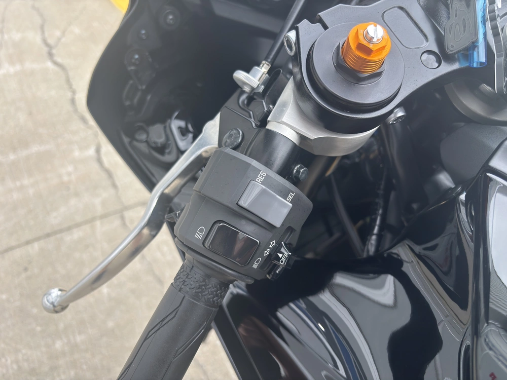2025 Yamaha Yzf-r7 alt