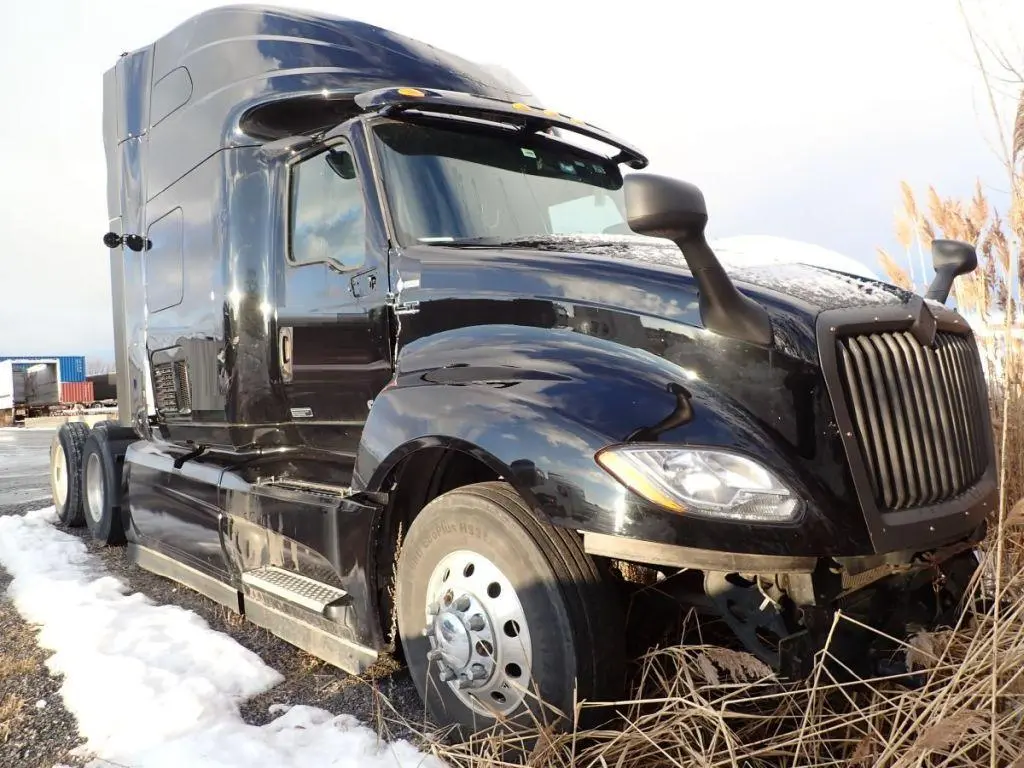 2023 International LT625