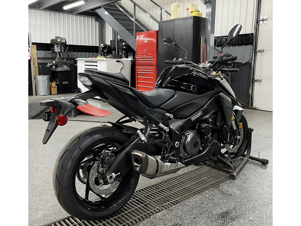 2025 Suzuki Gsx-s1000a alt