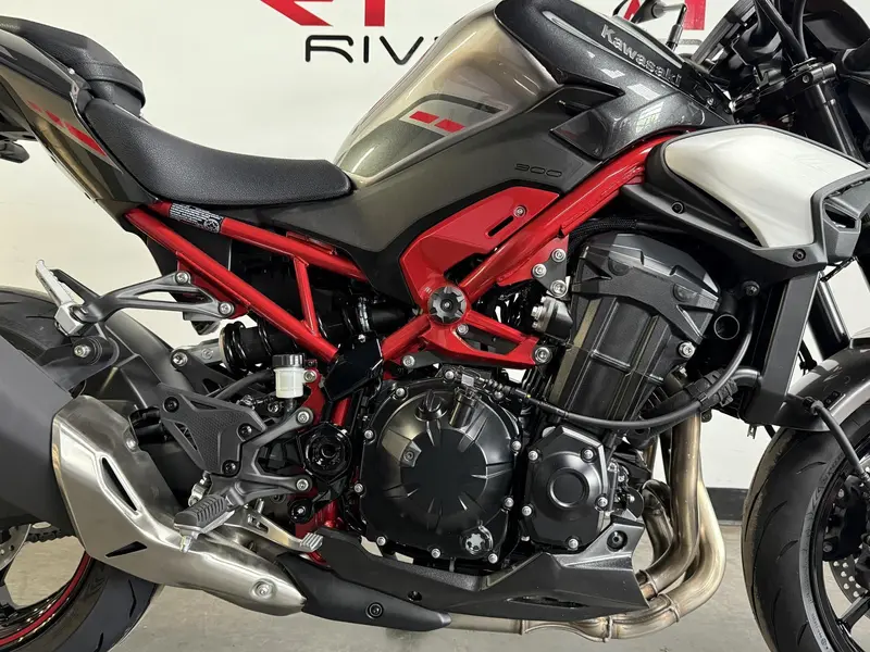 2025 Kawasaki Z900 thumbnail 5