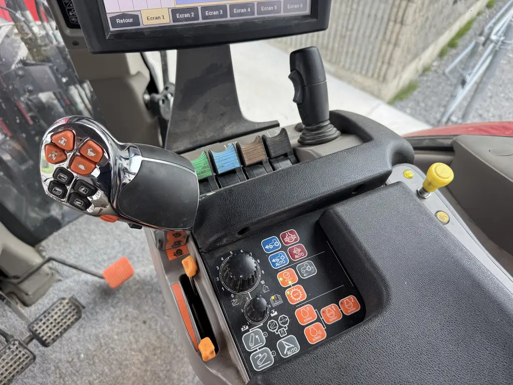 2023 Case IH Puma 185 CVX