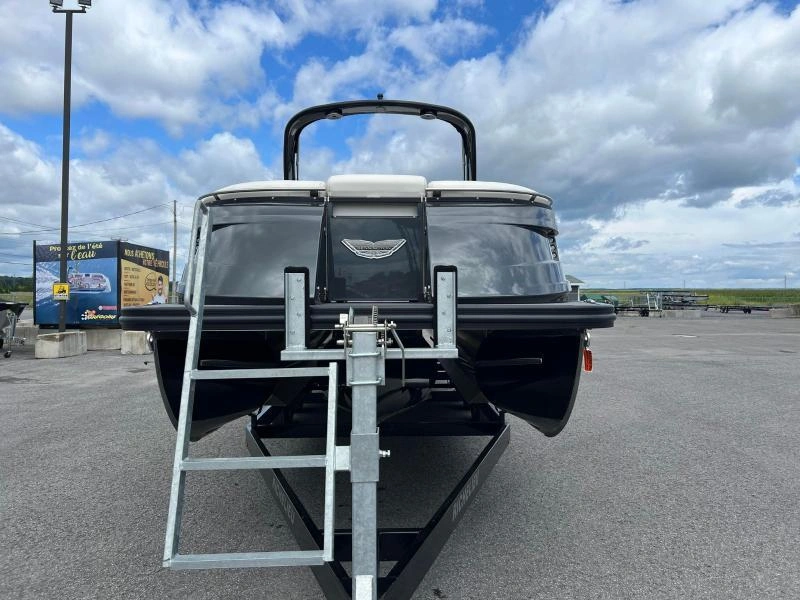 Bennington Marine Qx25 2022 alt