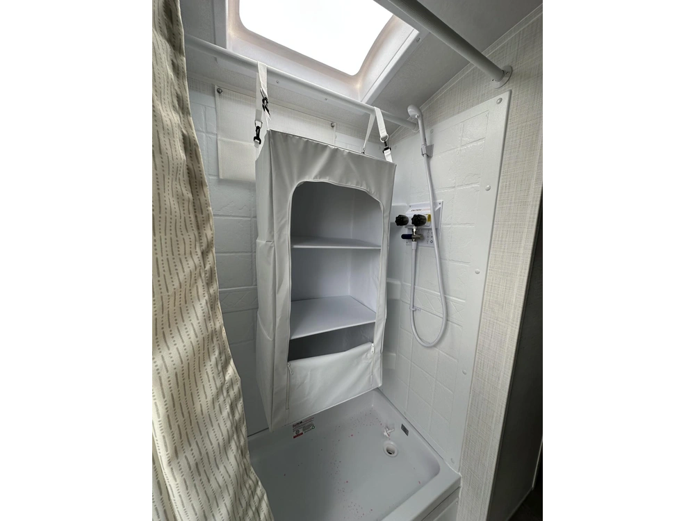 2025 Rockwood Geopro 15fdg alt