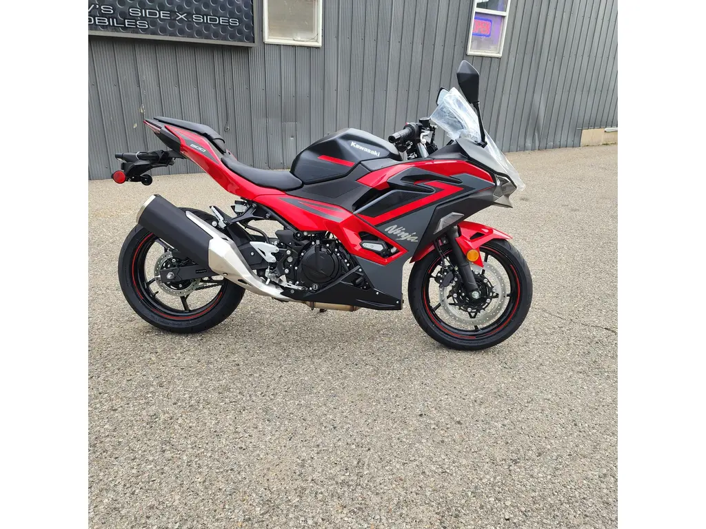 New 2025 Kawasaki Ninja 500 SE in Dorchester - Fast Track Powersports