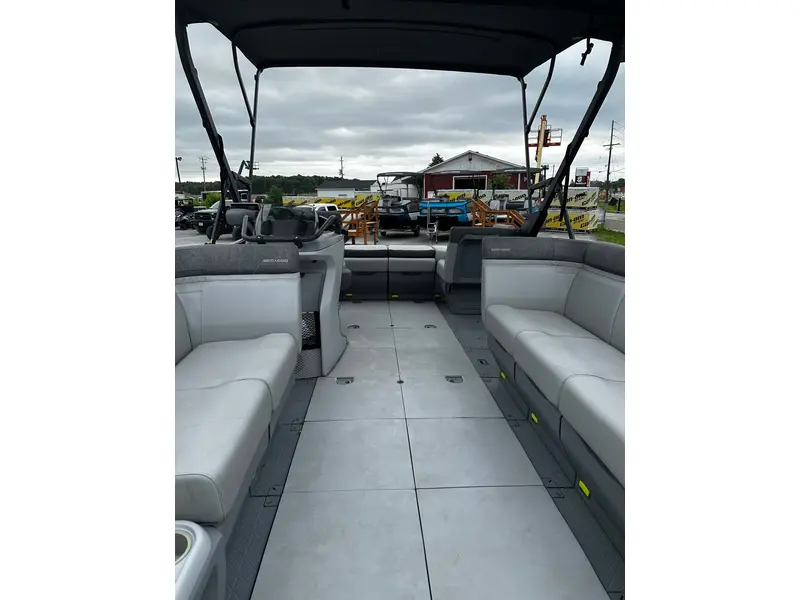 2023 BRP Switch Cruise Yellow, 18 Feet 230Hp