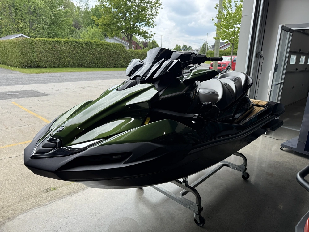 Kawasaki Jet Ski Ultra 160lx 2025 alt