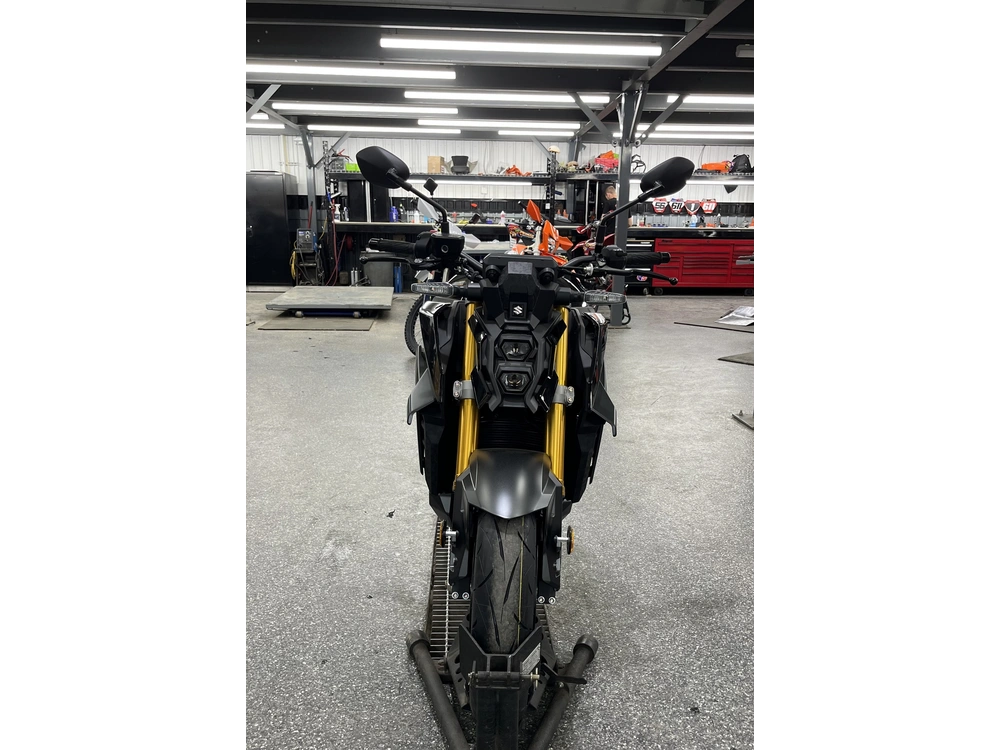 2025 Suzuki Gsx-s1000a alt
