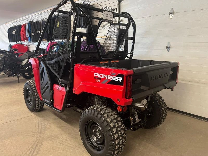 Honda Pioneer 520 2025 alt