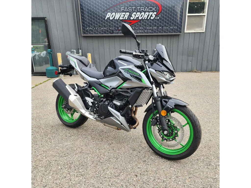 2025 Kawasaki Z500 SE 