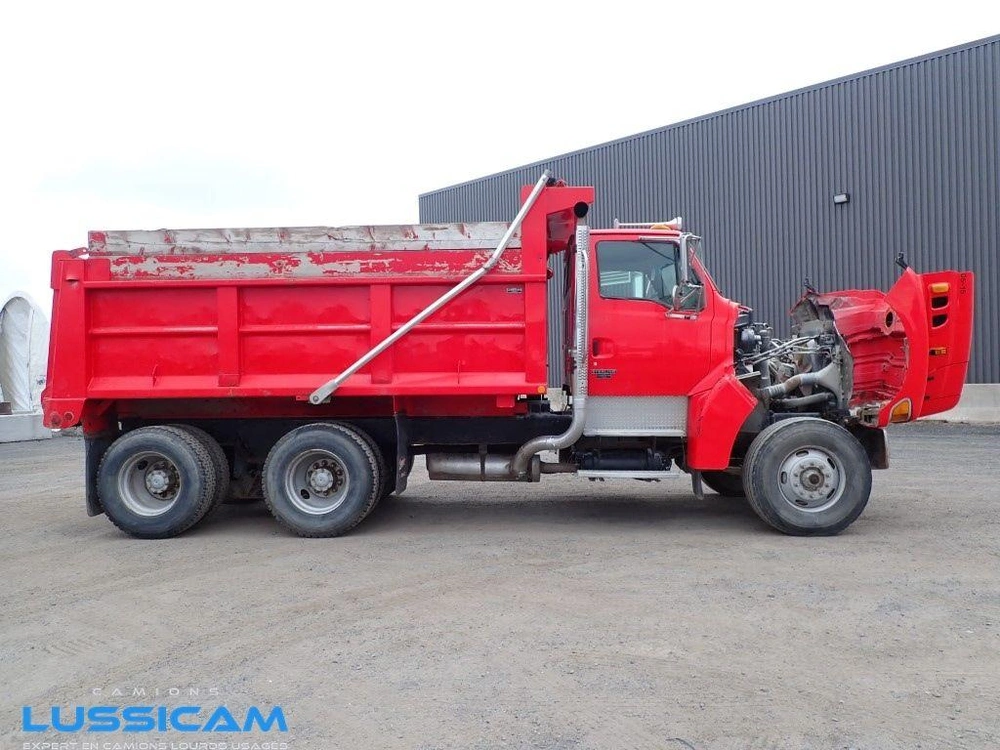 Sterling Lt9500 2005