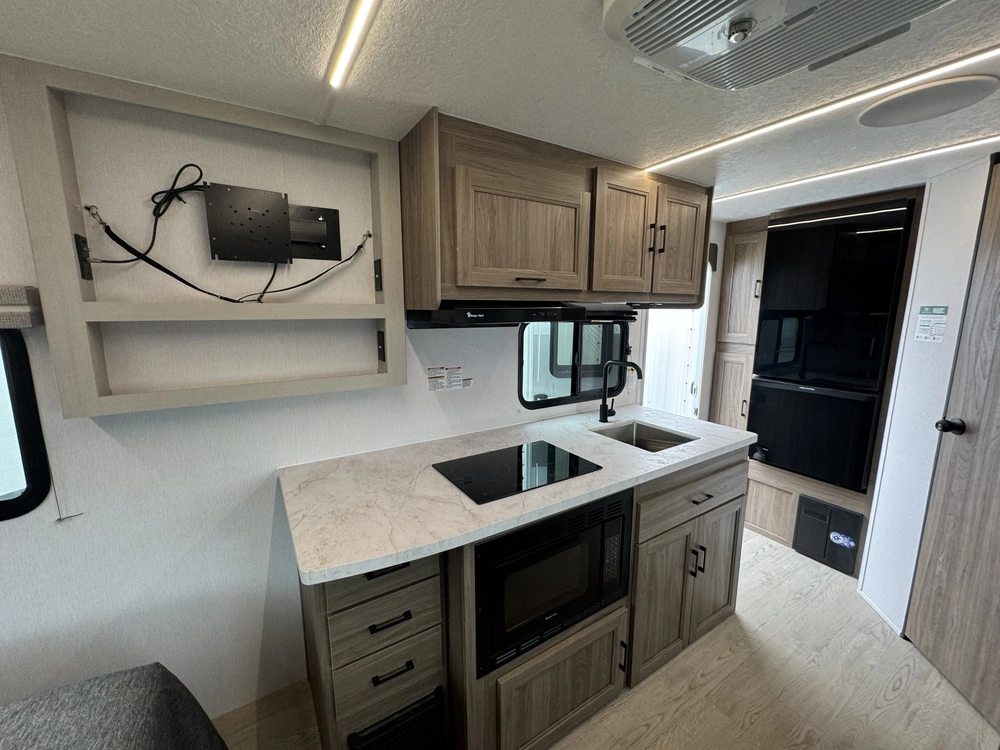 Coachmen Freedom Express Select 19se 2026 alt