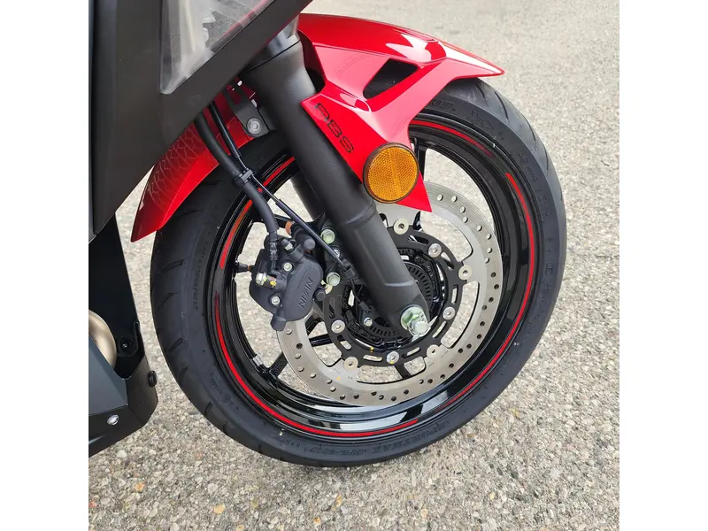 2025 Kawasaki Ninja 500 SE