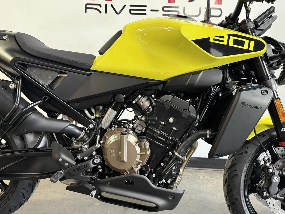 2025 Husqvarna Vitpilen 801 *2.99% Sur 60 Mois alt