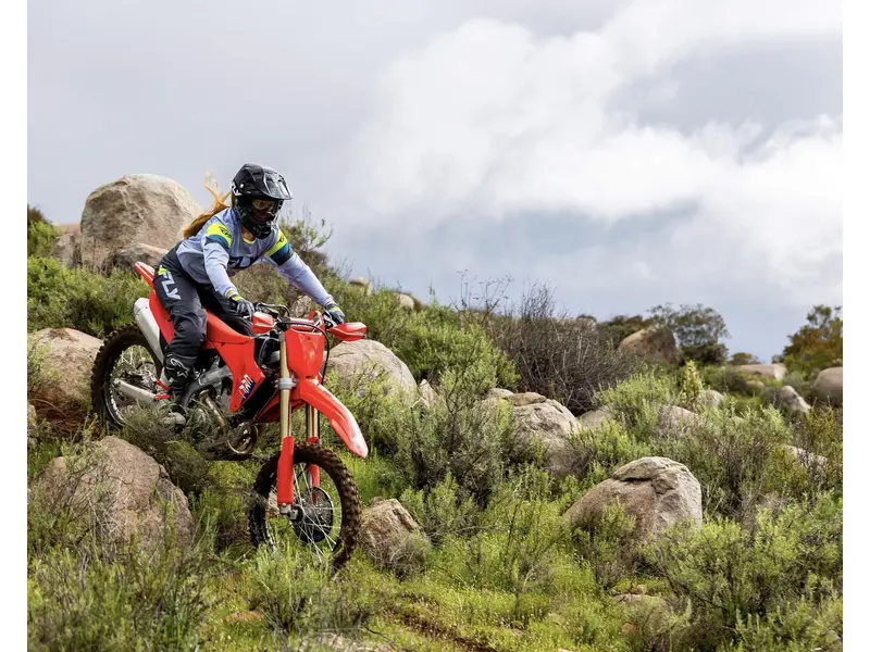 2025 Honda CRF250R thumbnail 3