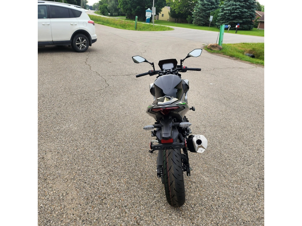2025 Kawasaki Z500 Se alt