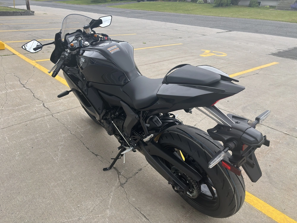 2025 Yamaha Yzf-r7 alt