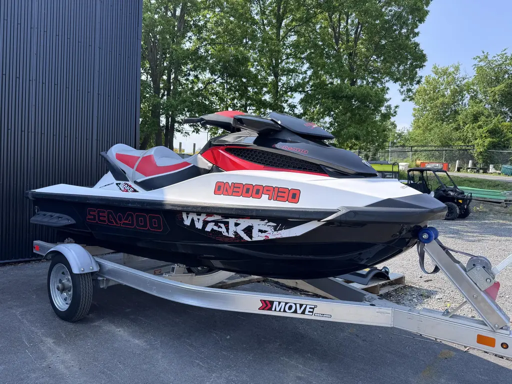 2011 Sea-Doo GTX WAKE PRO 215