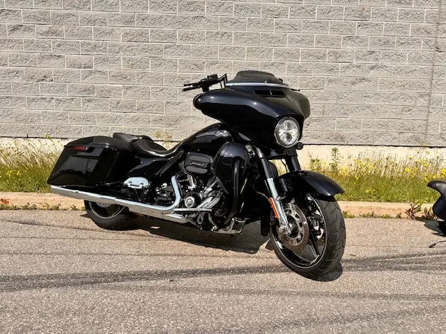 Harley-Davidson CVO Street GlideFLHXSE 2016