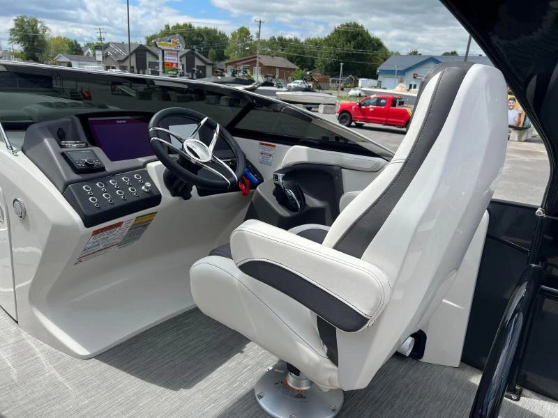Bennington Marine Qx25 2022 alt