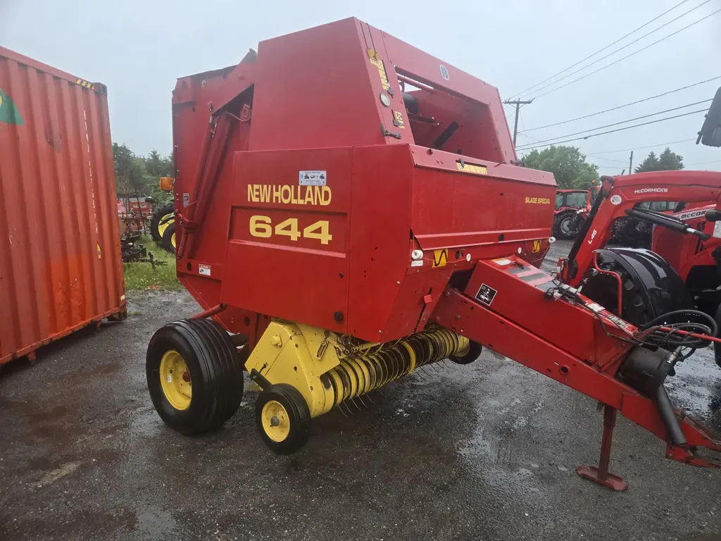 1998 New Holland 644