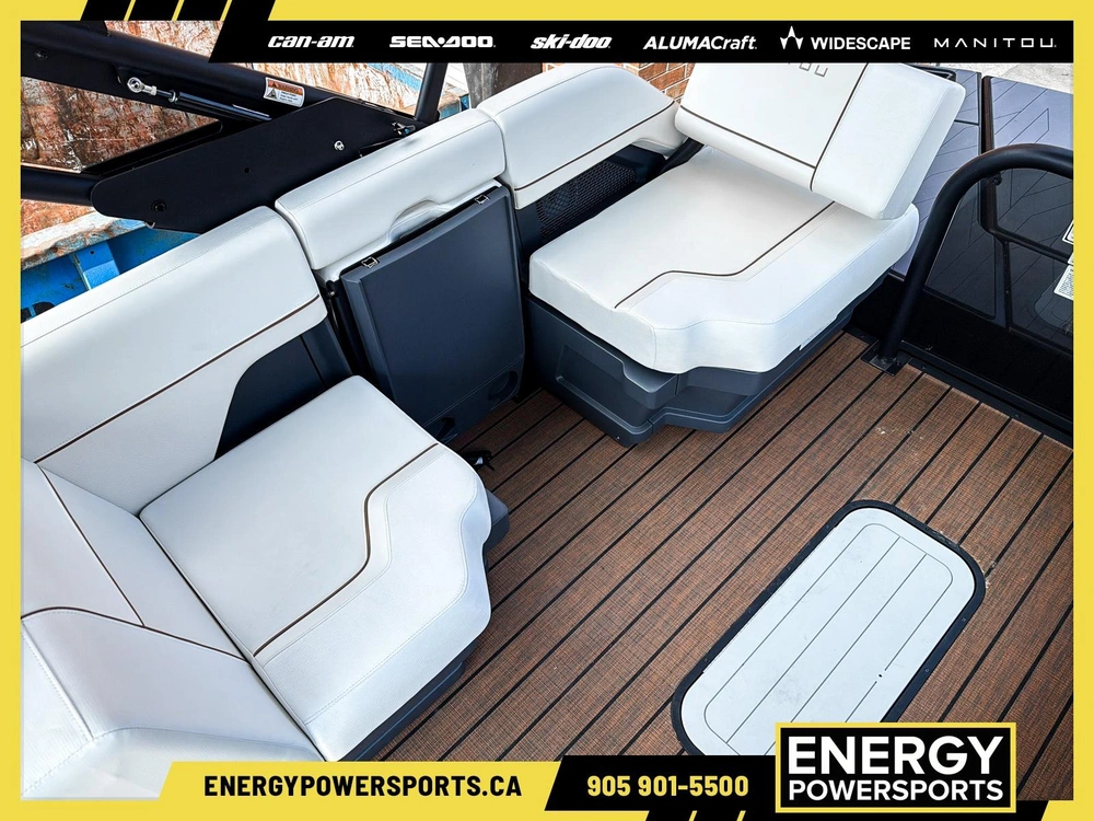 2025 Manitou Explore 22 Max Navigator alt