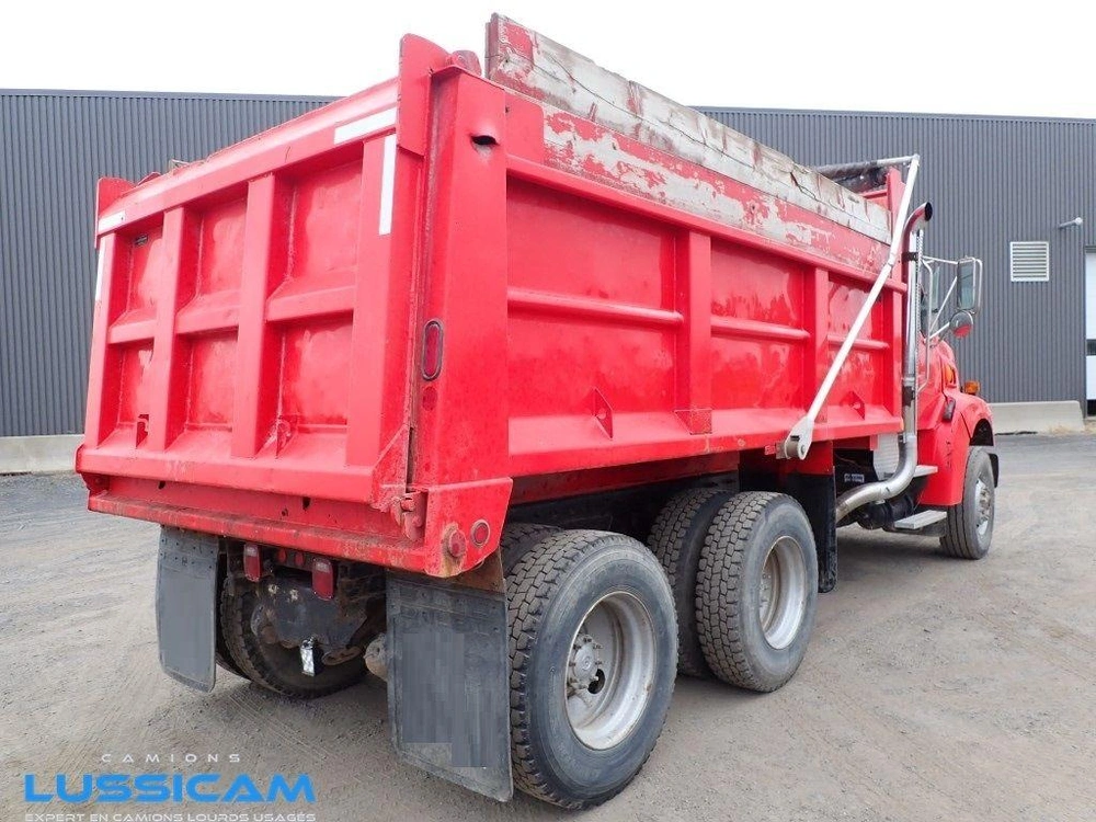 Sterling Lt9500 2005
