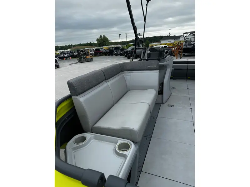 2023 BRP Switch Cruise Yellow, 18 Feet 230Hp