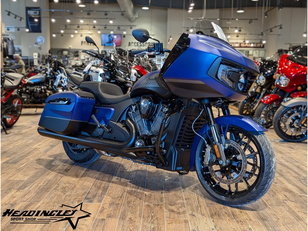 2024 Indian Motorcycle Challenger Dark Horse w/ Powerband Audio Package // Spirit Blue Smoke 