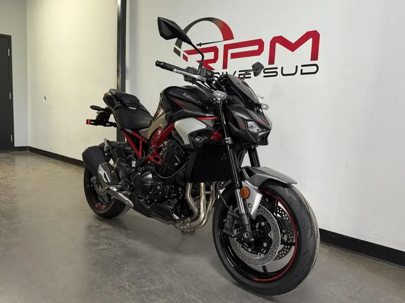 2025 Kawasaki Z900 thumbnail 2