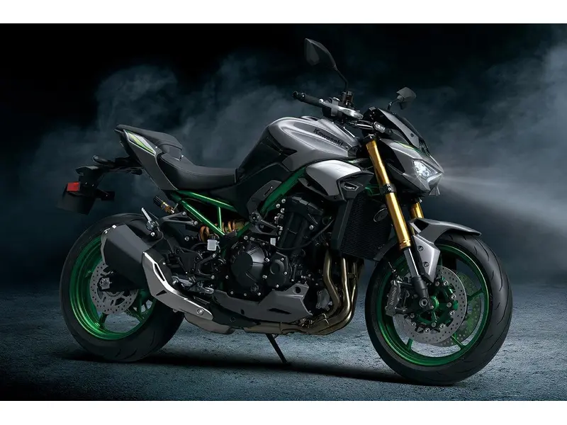 2025 Kawasaki Z900 SE