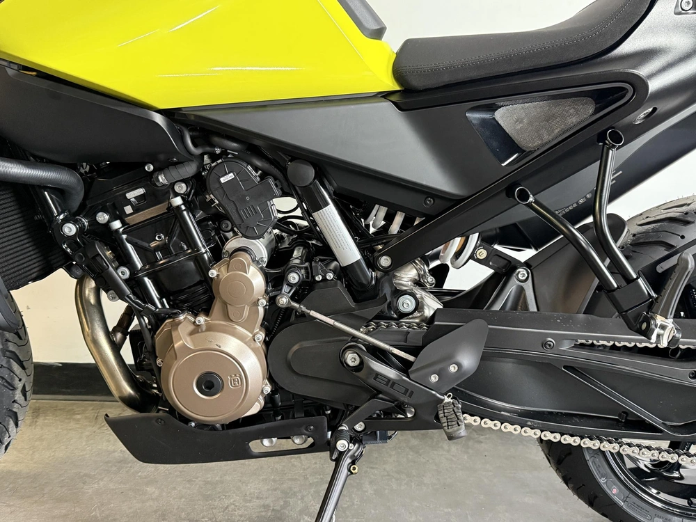 2025 Husqvarna Vitpilen 801 *2.99% Sur 60 Mois alt