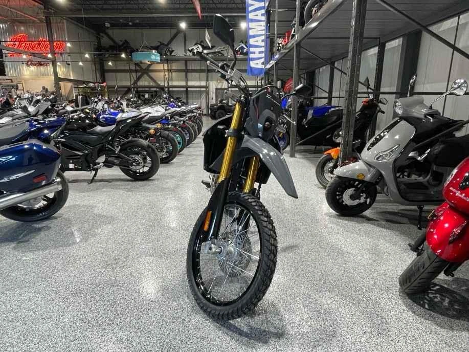 Suzuki Dr-z4s 2025 alt