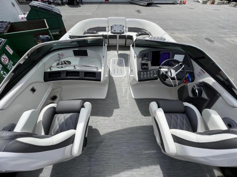 Bennington Marine Qx25 2022 alt