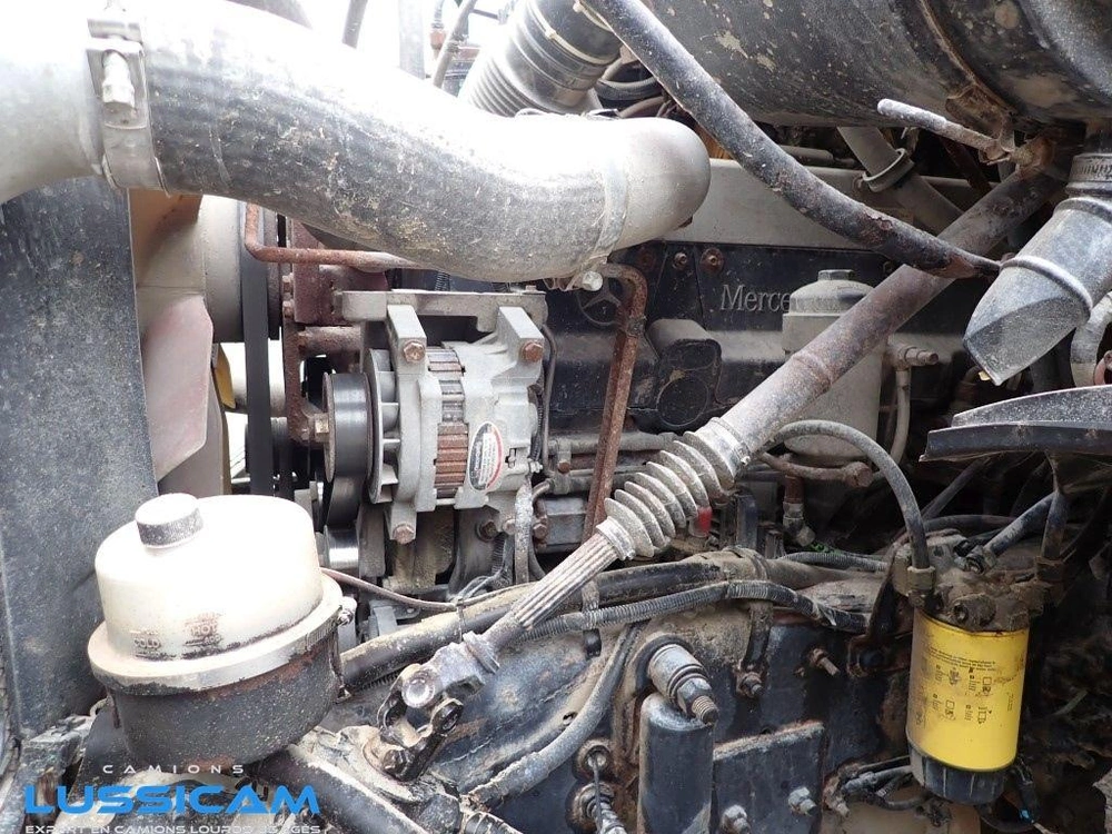 Sterling Lt9500 2005