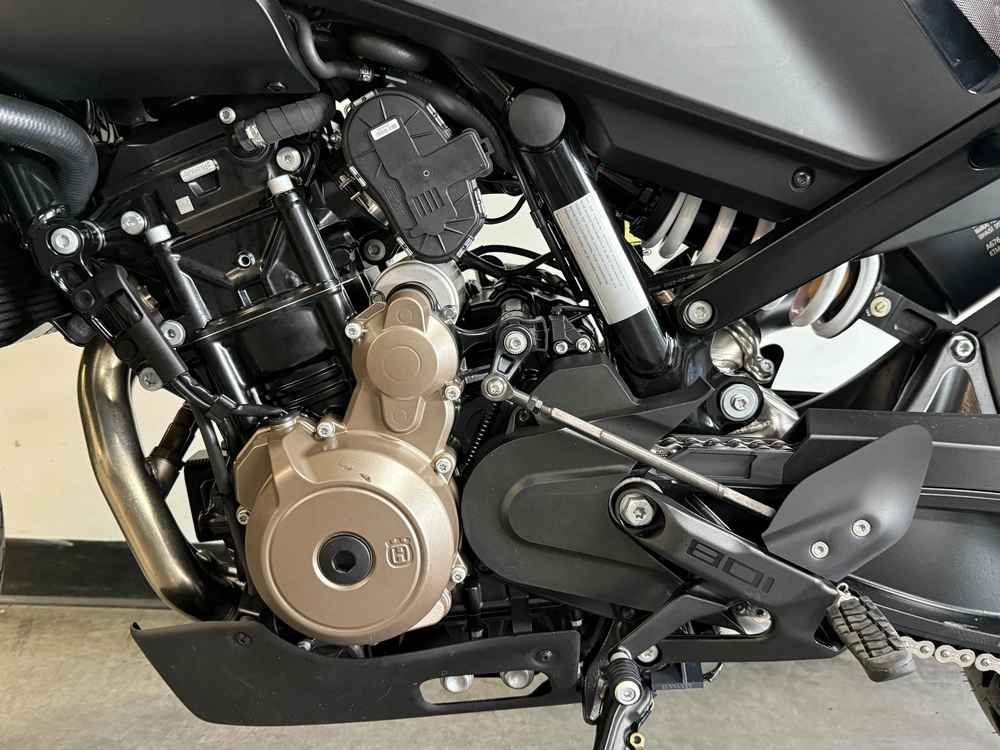 2025 Husqvarna Vitpilen 801 *2.99% Sur 60 Mois alt