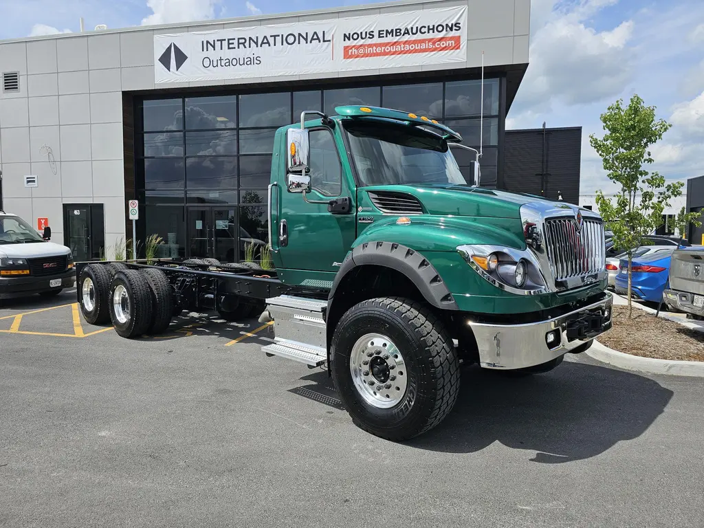 International 2025HV607