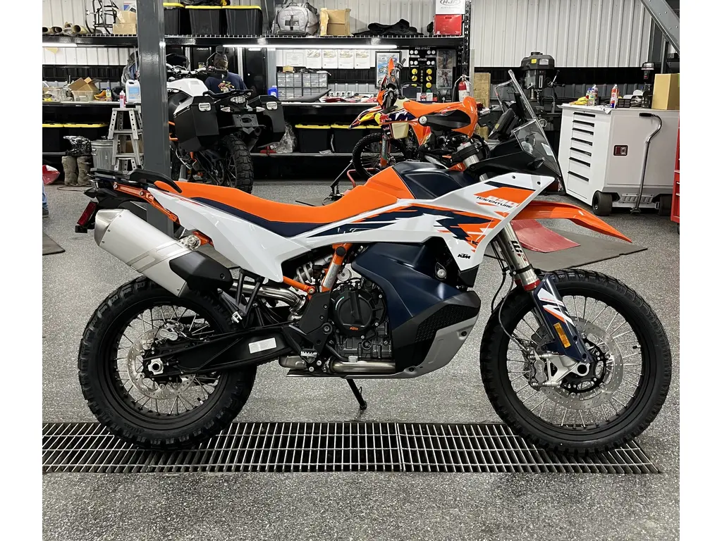 KTM 890 Adventure R  2025