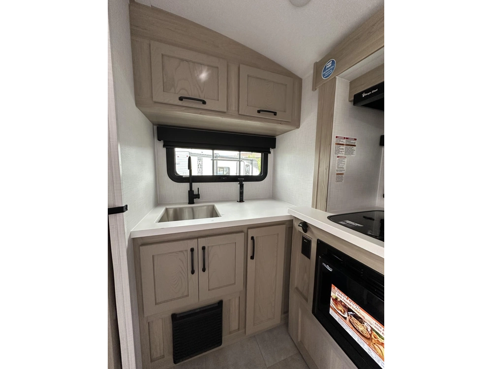 2025 Rockwood Geopro 15fbs alt