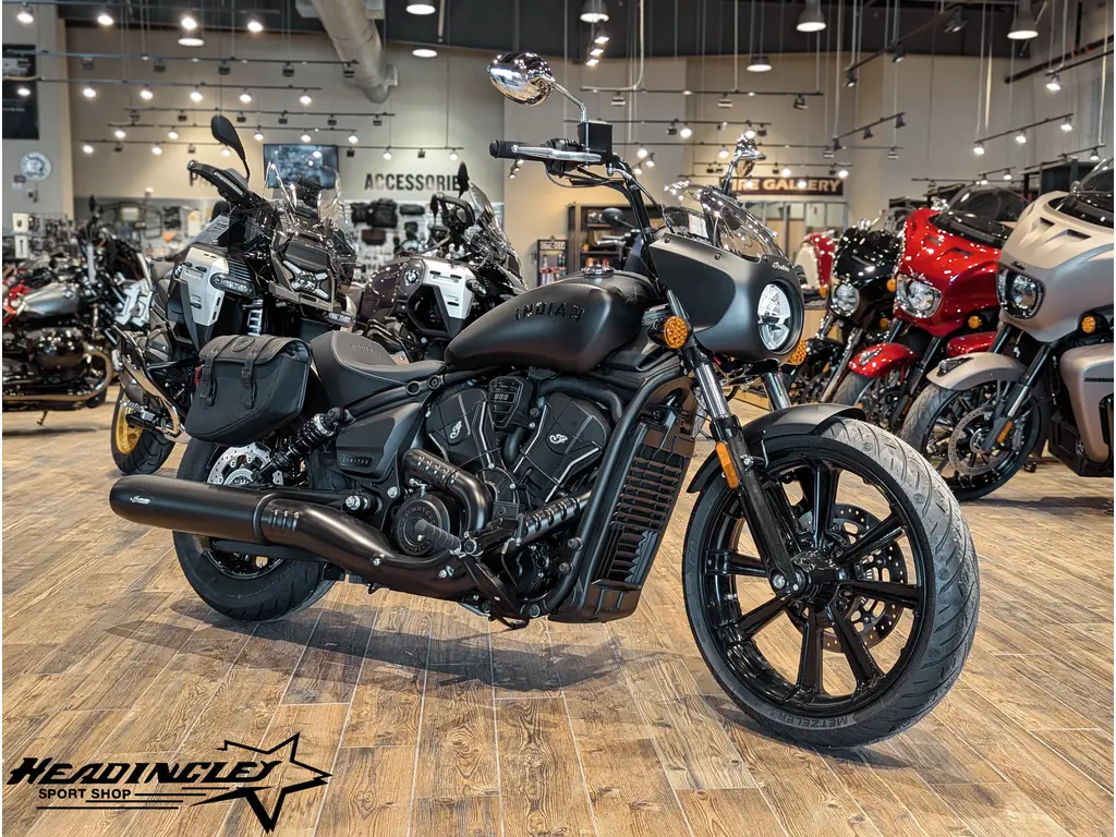 2025 Indian Motorcycle Sport Scout Sixty Limited // Black Smoke w/ Heated Grips & Solo Sidebag