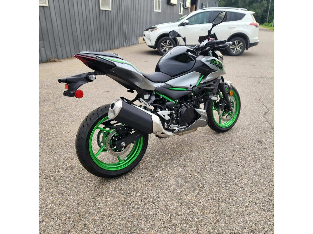 2025 Kawasaki Z500 Se alt
