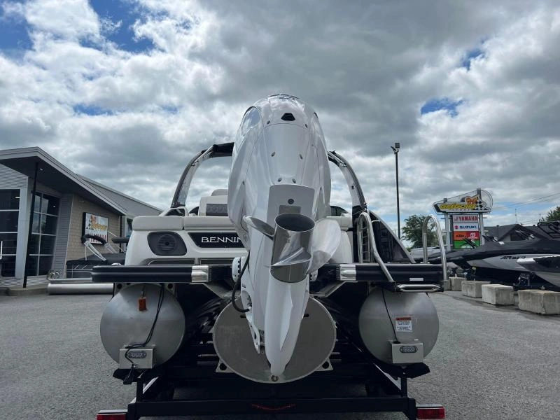 Bennington Marine Qx25 2022 alt