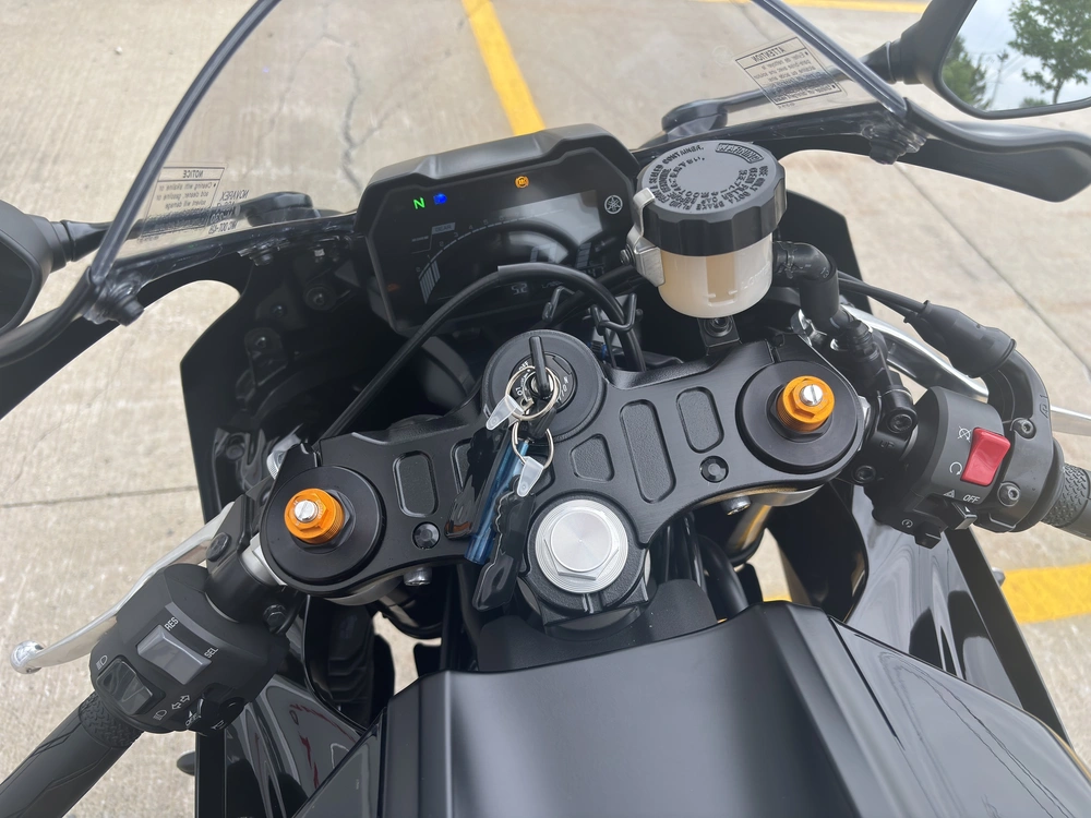 2025 Yamaha Yzf-r7 alt