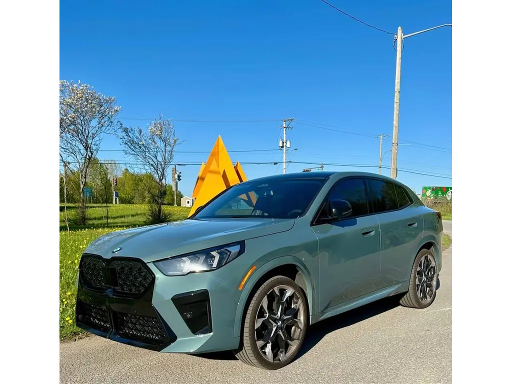BMW X2 xDrive28i 2024 - SEULEMENT 13723kM - COMME NEUF!!!