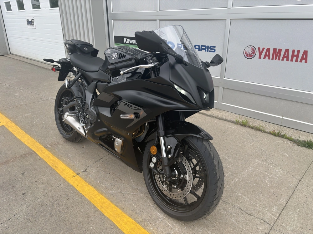 2025 Yamaha Yzf-r7 alt