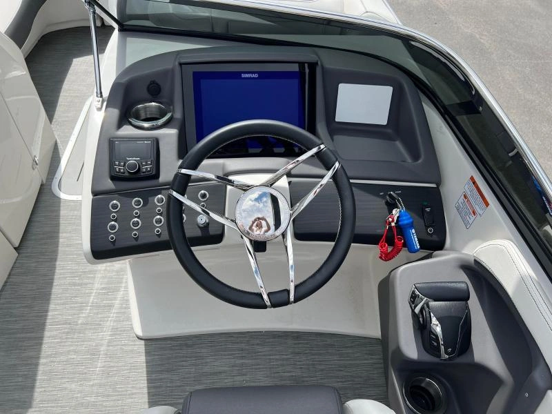 Bennington Marine Qx25 2022 alt